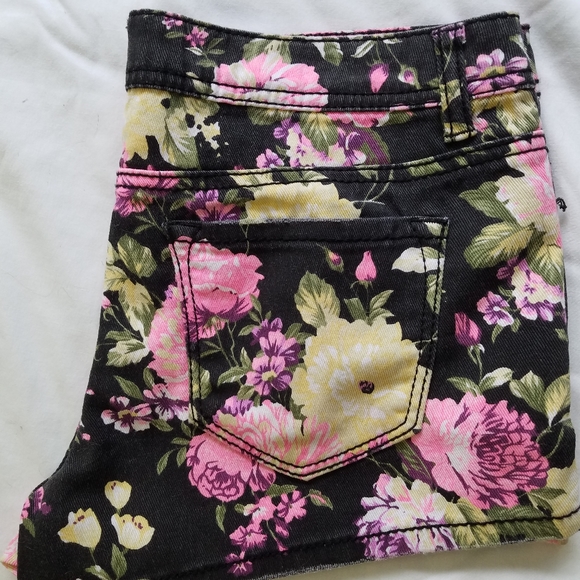 Two pairs of shorts - Picture 10 of 10
